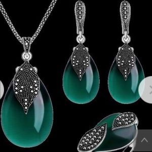 Vintage Waterdrop & Leaf Jewelry Set